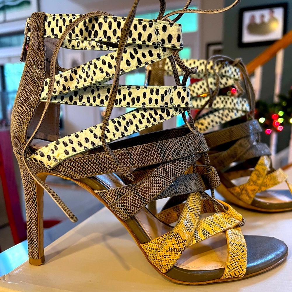 Banana Republic Laney Lace-Up Booties Sz 7 Mixed Print